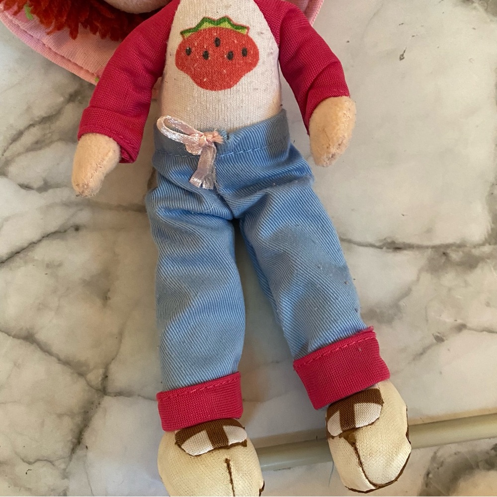 3/$30 Strawberry Shortcake Bendable Plush Doll - Picture 4 of 11